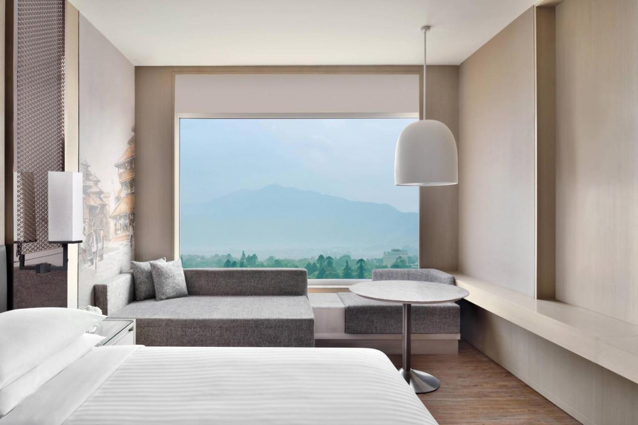 Kathmandu Marriott Hotel Buitenkant foto