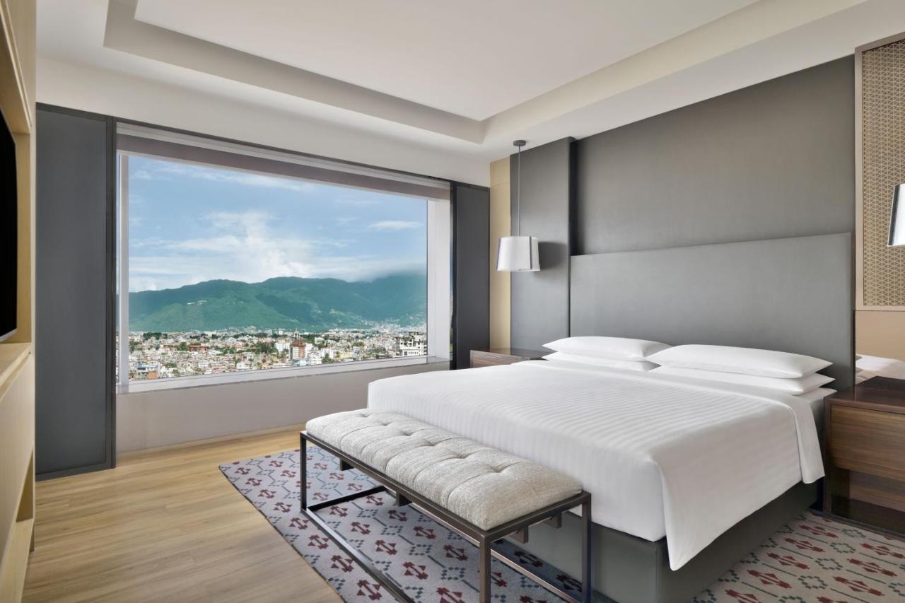 Kathmandu Marriott Hotel Buitenkant foto
