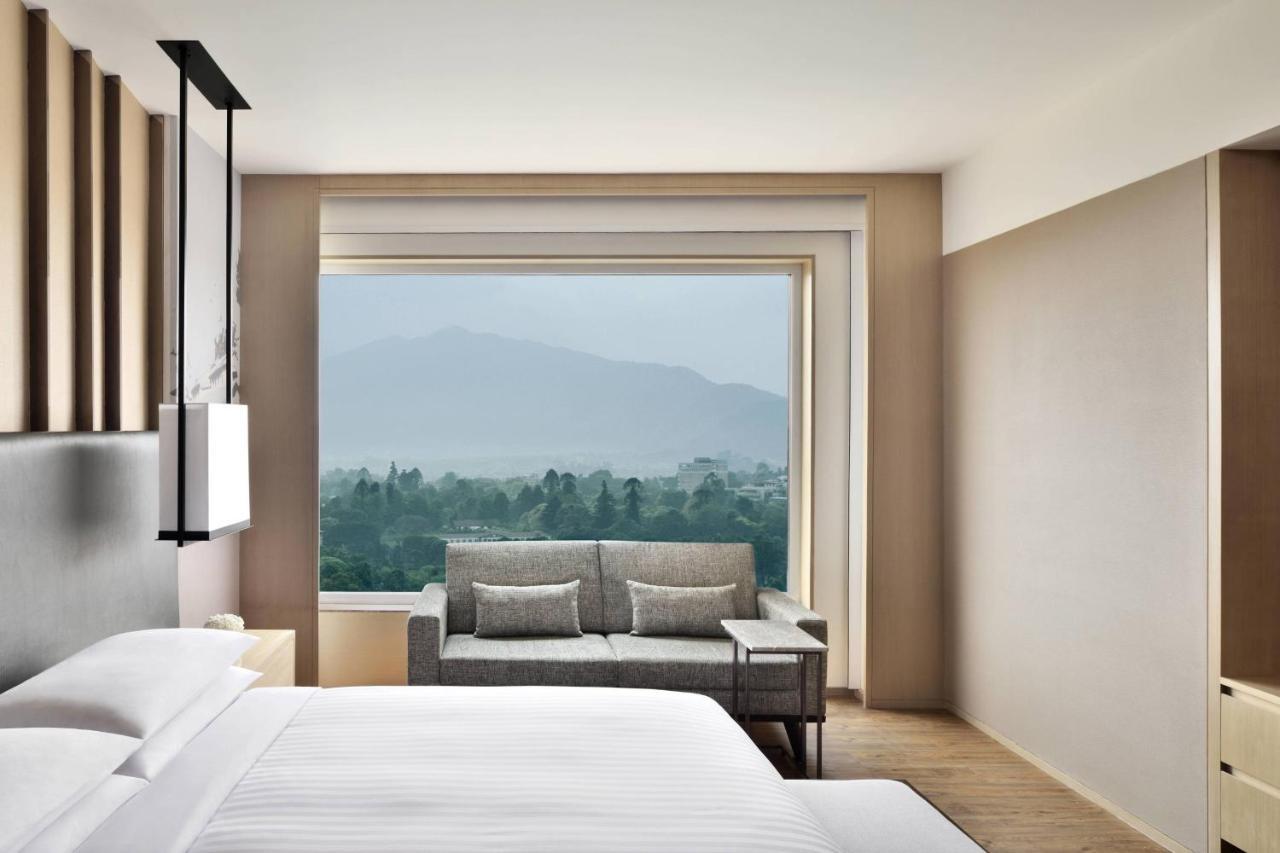 Kathmandu Marriott Hotel Buitenkant foto