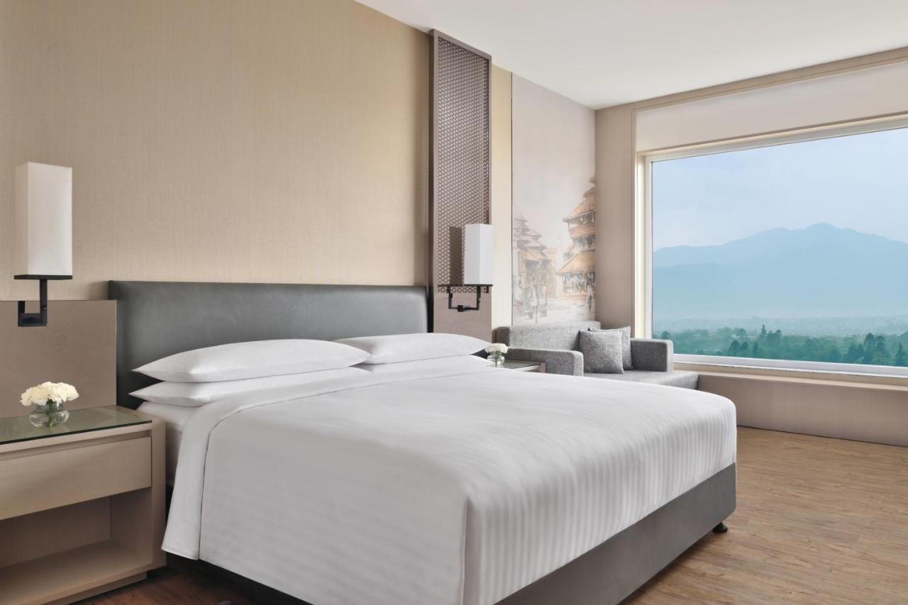 Kathmandu Marriott Hotel Buitenkant foto