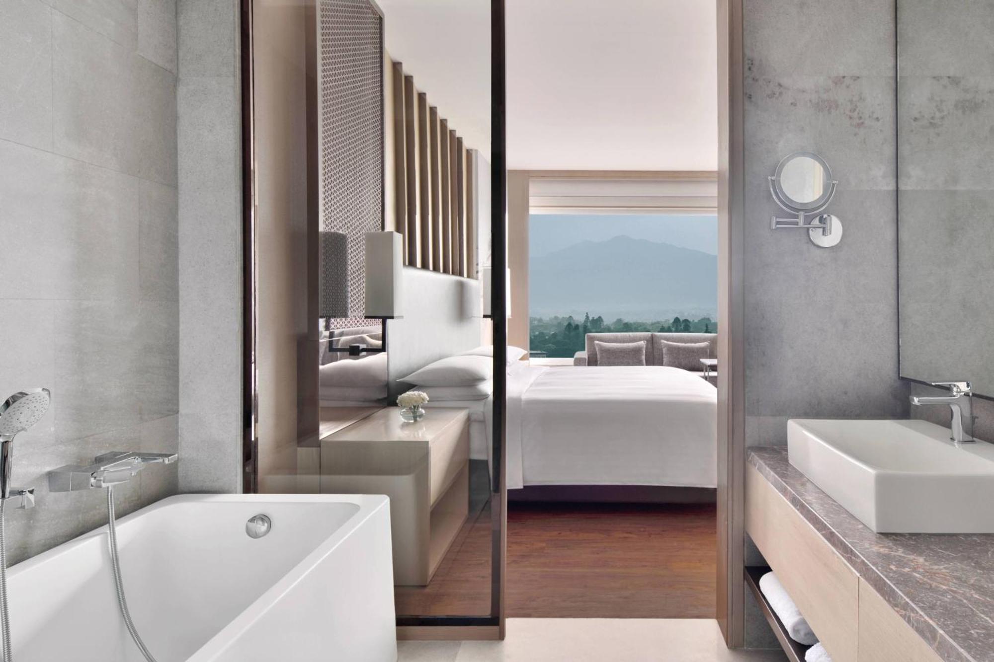 Kathmandu Marriott Hotel Buitenkant foto